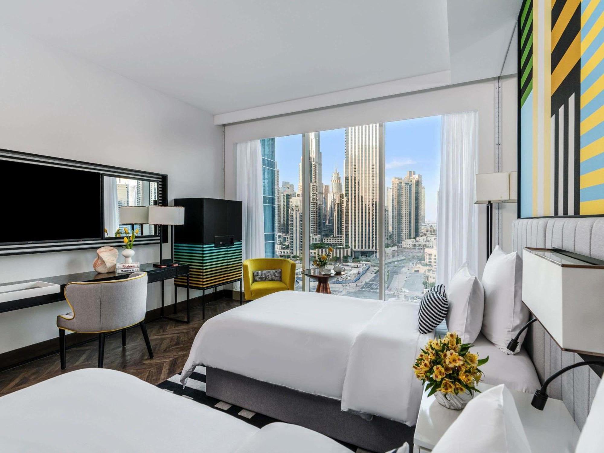 Executive Twin Room Burj Khalifa View